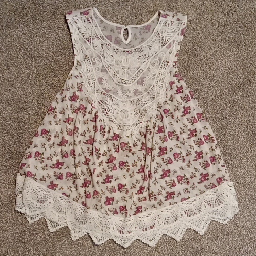 Floral Lace Sleeveless Top